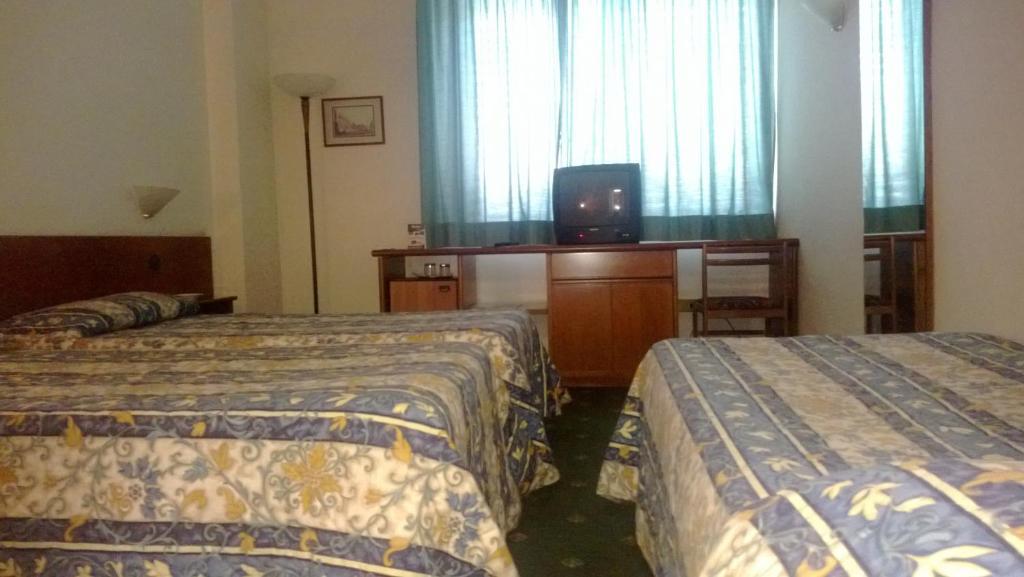 Park Hotel Galileo Reggello Exterior foto